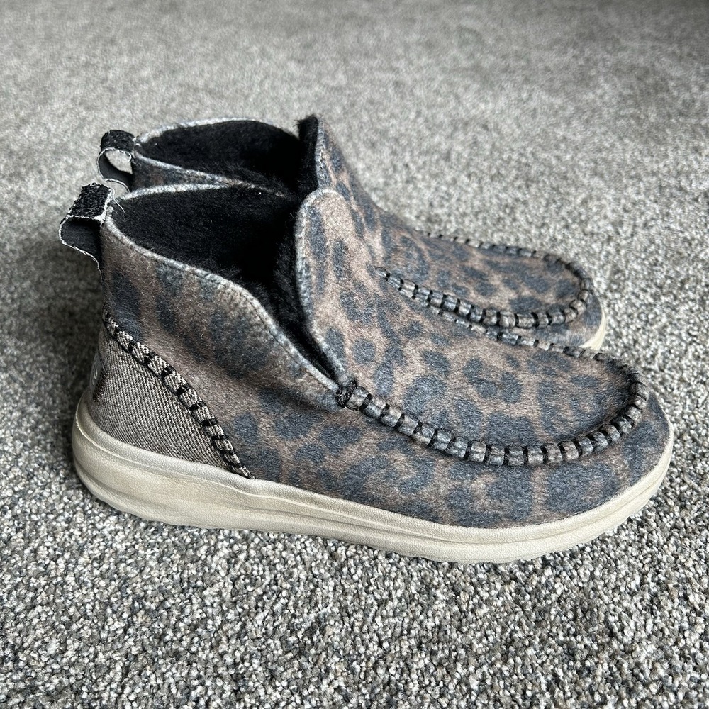 Hey Dude Denny Ankle Boots Women's 8 Grey/Tan EUC Booties Leopard Faux Fur Lined